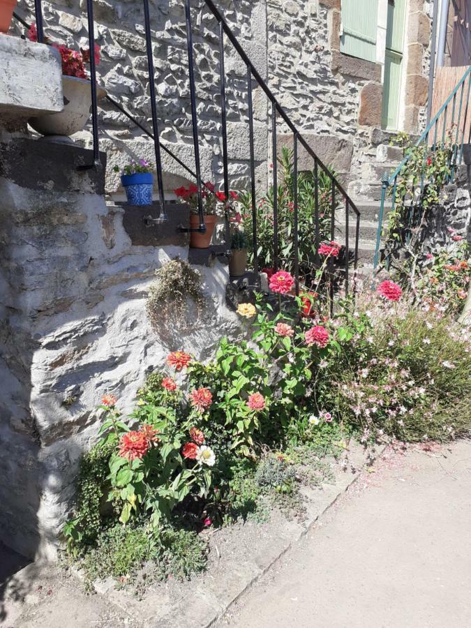 Le Refuge Des Alpes Mancelles Fresnay-sur-Sarthe Exterior photo
